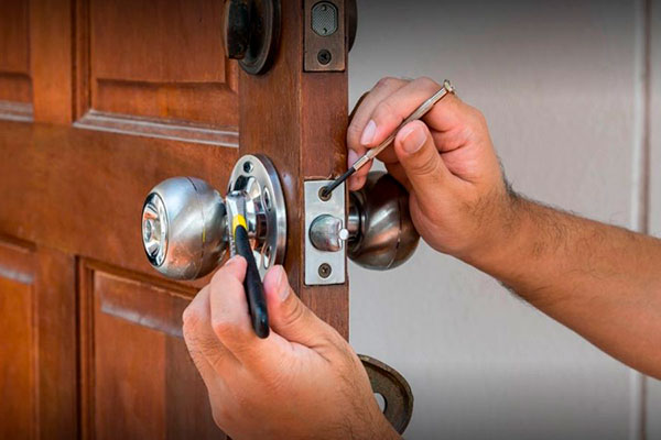 Abertura de Porta em Lisboa